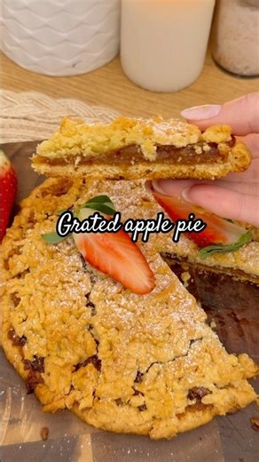 Crispy and tender grated apple pie that melts in your mouth 🍎✨