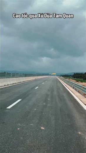 North-South Expressway passes through Tam Quan, the land of coconuts.