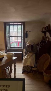 Explore the old Millworkers' Houses and journey back to the 1820s and 1930s 📜 Experience how the New Lanark villagers lived through the reconstruction of their living spaces. Discover the 1820s Millworkers’ House, where 'hurly beds' and company dressers paint a picture of communal living, with often 10 or more people to a room - a glimpse into pre-Victorian times. Then, contrast it with the 1930s Millworkers’ House, reflecting housing just after Victorian times, still vivid in living memory. Se