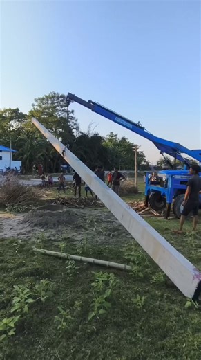 201K views · 1.8K reactions | electrical | 33 KVA | pole | installation | and | tractor | #tractor #installation #electrician #fbviral #reels #pole #elrctricalwork #Lineman #LT | Technical Work | Facebook