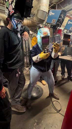 6010 OpenRoot 👩🏻‍🏭🔥 #stick #welding #smaw #6010 #rod #2g #openroot #7018 #cap #millerwelders #tillman #missadriana #weldinginstructor #femalewelder #tradeswoman #bluecollar #lacity #certified #welder #aws #structural #steel #weldingschool #knowledgeispower #capcut #fyp @AmericanWeldingSociety @Miller Welders Official