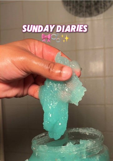 happy sunday 🎀 favorite day to reset & recharge 💞✨ . . . . #sundaydiaries #sundayreset #cozysunday #hygieneroutine #showerroutine #blackgirlselfcare #skincareroutine #softsunday @Cetaphil US @Dove Beauty & Personal Care @Tree Hut @eos Products @Bath & Body Works @MEDIHEAL Global @Bio-Oil USA