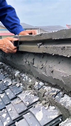Precision Roof Cement Finishing Tool – Smooth Concrete Edge Alignment for Roofing Work