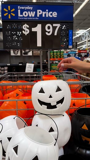 81K views · 17K reactions | Need an easy tradition/decoration this Halloween? Decorate your tree with  DIY PUMPKIN LANTERNS  What you need: - Pumpkin buckets - Battery operated tea lights #halloween #halloweenhack #halloweendecor #halloweentradition #diyhalloween #momsofinstagram #holidays | The Bast Family | Facebook