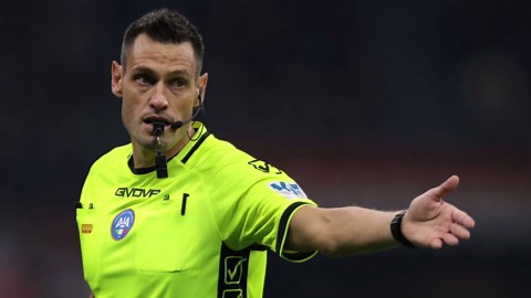 Cesena-Modena 2-2, gol e spettacolo: fallo horror e rosso per l'ex Milan Caldara, i Canarini resistono in 10