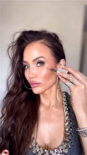 Katie Moyer on Instagram: "One of my best beauty buys of 2025 ✨ This Dior glow is that girl for mature skin — smooth, refined, and quietly luxe. No glitter, no ashiness. Just a nude, blushed-bronze sheen that melts into the skin and looks like you, but well-rested. Multiple shades mean it actually works with undertones and seasons (finally). Yes, it’s a splurge — and no, you won’t regret it. Ever. Consider this your permission slip 💄 — from a makeup artist who doesn’t say that lightly. #treatyo