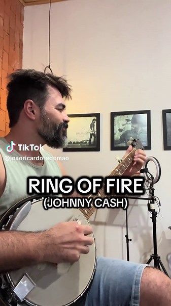 Ring of Fire by Johnny Cash: A Banjo Country Experience