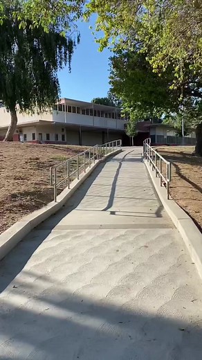 Underrated Richard Neutra building right here #losangeles #la #architecture #modern #mcm #neutra #eaglerock #park #history #california #richardneutra #design