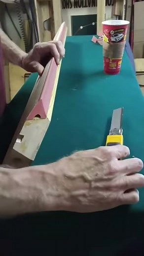 Cutting pool rubber pocket openings