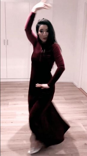 Traditional Persian dance on the most beautiful Persian holidays, Yalda Night 🍷 رقص شب یلدا