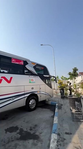 106K views · 2.3K reactions | Bus Tronton Rute Terjauh se-Indonesia...