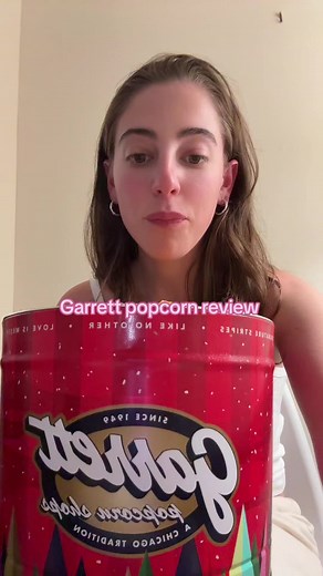Garrett Popcorn Review: Chicago's Best Snack Store
