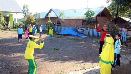 Macam-Macam Teknik Melempar dan Menangkap Bola dalam Permainan Kasti