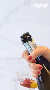 Say cheers to you friendship on Best Friends Day with a fizzy Fresh Mango Raspberry Bellini. The combination of mango and raspberry can't be beat! #Bellinis #bestfriends #mangodrinks #nationalbestfriendday Make this for you and your bestie:https://www.mango.org/recipes/fresh-mango-raspberry-bellini/ | Mango Board