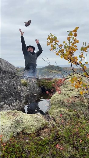 "It's not that hot, I don't need gloves." - Famous last words. 🫣😅 #tomahawk #steak #norway