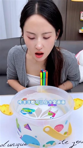 Drawing on Water?! 😲 Magical Marker Experiment! #shorts