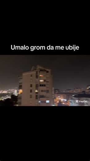 Presrecan sto sam snimio ovo al me presjeko nije moglo bit vise od 100-200 metara od mene #weather #fyp #lightning #closecall #storm