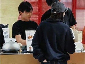 背影单手插兜，双手插兜，你就说帅不帅～#私服穿搭 #帅气十足 #背影杀 #linglingkwong