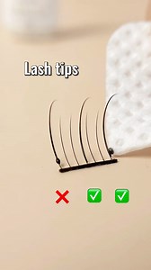 How to remove excess glue during lash application? Here are two easy techniques to handle it like a pro! ✨ Too much adhesive on the lashes can affect retention and make sets look messy. With the right methods, you can keep your bases clean and your sets flawless every time 💖 🚚 𝐅𝐫𝐞𝐞 𝐒𝐡𝐢𝐩𝐩𝐢𝐧𝐠 🌍𝐆𝐥𝐨𝐛𝐚𝐥 𝐜𝐮𝐬𝐭𝐨𝐦𝐞𝐫𝐬 : 𝐅𝐫𝐞𝐞 𝐬𝐡𝐢𝐩𝐩𝐢𝐧𝐠 𝐨𝐧 𝐲𝐨𝐮𝐫 𝐟𝐢𝐫𝐬𝐭 𝐨𝐫𝐝𝐞𝐫 $𝟕𝟗 𝐰𝐢𝐭𝐡 𝐜𝐨𝐝𝐞: 𝐅𝐑𝐄𝐄 🇺🇸 𝐔.𝐒. 𝐜𝐮𝐬𝐭𝐨𝐦𝐞𝐫𝐬: 𝐅𝐫𝐞𝐞 𝐬𝐡𝐢𝐩𝐩𝐢𝐧𝐠 𝐨𝐧