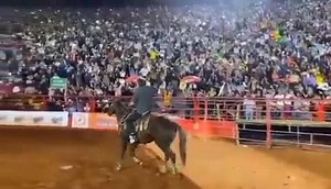 2.2K views · 672 reactions | É o CAPITÃO DO POVO no 1° Turno . . . #jairbolsonaropresidente #bolsonaropresidente #jairbolsonaro #brasil #capitaodopovo | Questione-se | Facebook