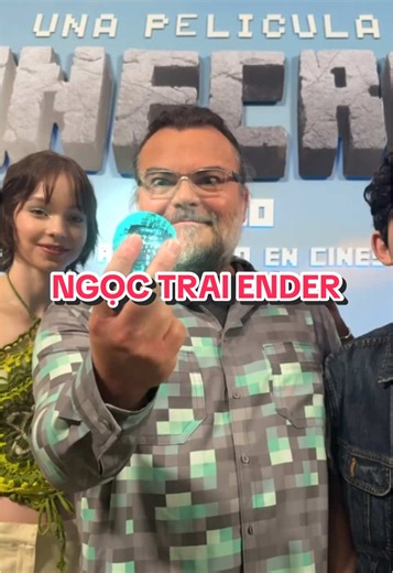 Dịch chuyển tức thời với ngọc trai Ender trong Một Bộ Phim Minecraft