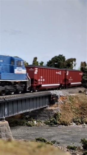 Conrail SD80Mac pair fly by on a Coal Train! HO Scale train