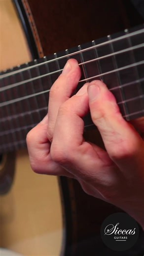 A moment from a recent concert recording featuring Ricardo Gallén. At Siccas Guitars, we use the EDC 34.0 by Knobloch Strings on all our guitars. A sound shaped by nuance, control, and a wide dynamic range — from the softest textures to powerful, clear accents. @knoblochstrings #classicalguitar #knoblochstrings #siccasguitars #guitarstrings