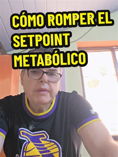 Muchas personas bajan algunos kilos y luego se estancan. Esto se llama setpoint metabólico. El cuerpo intenta defender un peso. La buena noticia es que existen estrategias para volver a mover el metabolismo. En este video te explico tres claves que usamos en medicina metabólica. #Metabolismo #SetpointMetabólico #Obesidad #SaludMetabólica #BajarDePeso