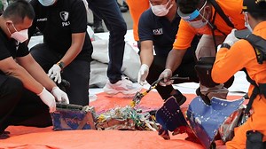 6.9K views · 89 reactions | Sky News Aviation Commentator Byron Bailey says the details of the Boeing 737-500 jet – which crashed in Indonesia with 62 people on board – indicate it was the result of a “sudden, violent event”. | Sky News Australia | Facebook