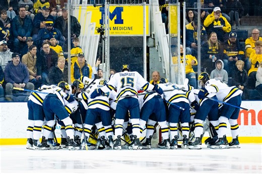 Michigan hockey unveils Chicago Cubs-inspired jerseys for Wrigley Field game