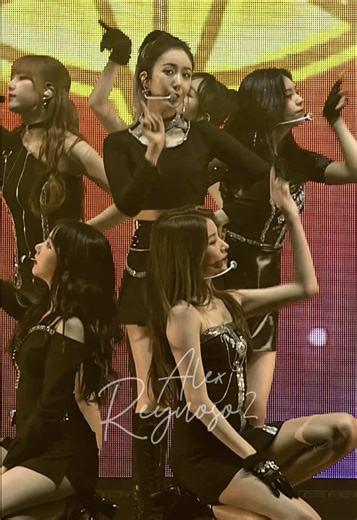 Experience GFRIEND's Energizing Concert Performance