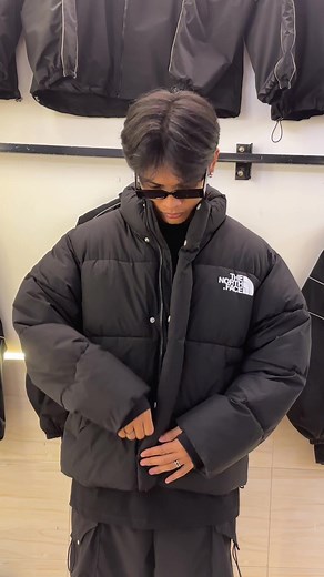 TNF Puffer Jacket 🙆🏻‍♂️🖤 #fyp #thriftcollection #fyppppppppppppppppppppppp #trendingvideo #foryou #nike #tnf #jacket