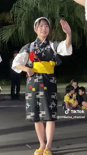屋慶名青年会のエイサー伝統