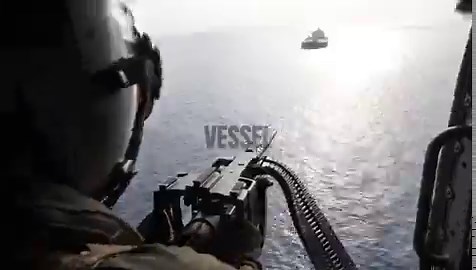 🇺🇸U.S. forces patrol the Arabian Sea near the seized Iranian-flagged M/V Touska, April 20. After ignoring repeated warnings, the vessel was disabled by USS Spruance and boarded by U.S. Marines from USS Tripoli. Container cargo now under search following its failed attempt to breach the naval blockade. #USNavy #Iran