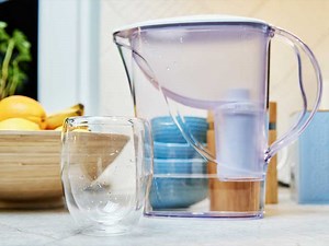 How to remove the Brita reservoir ? (Step by step) - AquaHow