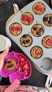 Easy Oatmeal Cups are a YUMMY hand-held toddler breakfast (that works for any age including parent!). Nutritious, less messy, easy to store and serve, and you can make them with any fruit you like! ⠀⠀⠀⠀⠀⠀⠀⠀⠀ Comment RECIPE to have the full info sent your way (including what to do if you can't do banana) or it's linked in my @yummytoddlerfood profile for you. ⠀⠀⠀⠀⠀⠀⠀⠀⠀ https://www.yummytoddlerfood.com/favorite-oatmeal-cups/ ⠀⠀⠀⠀⠀⠀⠀⠀⠀ #toddlerbreakfast #toddlerfood #easycooking #makeahead #blw | Y