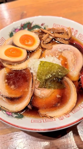 炙りチャーシューと刻み玉ねぎの八王子ラーメン！醤油スープが香る一杯【八王子ラーメンよしだ】