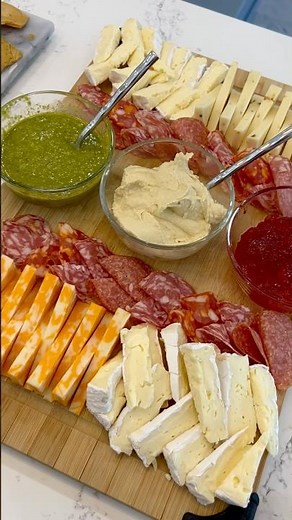 Easy Charcuterie Board in 15 Minutes 🧀 Quick Snack Board Ideas for Guests