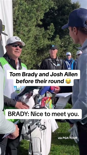 Tom Brady and Josh Allen before their round 😂⛳