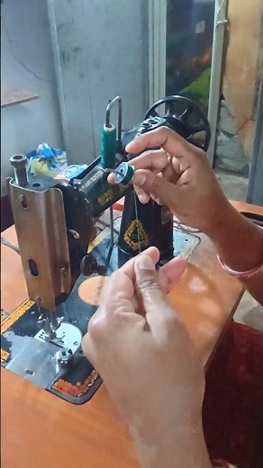 How to Wind a Bobbin While Holding the Spool of Thread – Easy Sewing Hack!🪡