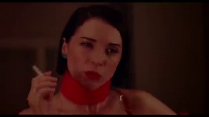 ‘The Nowhere Inn’ Review: Personalities, Disordered