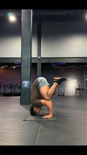 Easy Handstand Tutorial 👍🏻 #shorts #handstandtutorial