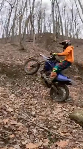 Carrying the front wheel #yamaha #enduro #hillclimb #fullthrottle #dirtbike