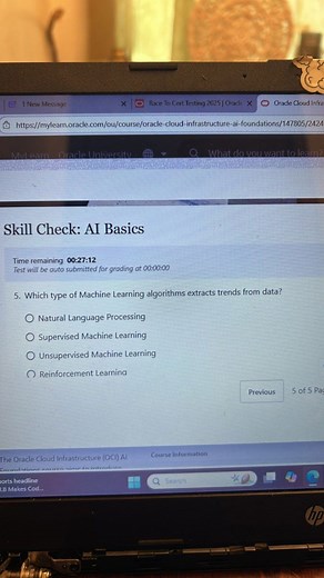 Which type of Machine Learning algorithms extracts trends from data?
