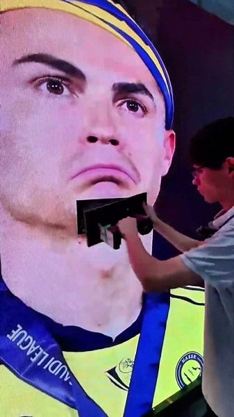 The Boy Noticed a Problem on Ronaldo's Screen and Fixed It wood working art_hand crafts_#shorts