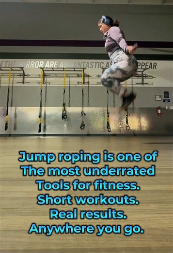 Jump roping truly is one of the most underrated exercises. Most people say they can’t because most people aren’t willing to be real beginners. Everyone wants to be good at something in the beginning and that’s what holds many of you back from ever jumping into new things. Fear of failure. Me too. For soooooo many years. Now I’ve made up my mind, I’m failing forward. I’m getting back up as many times as it takes. Day 28. Almost at the finish line. #jumpropechallenge #gymtok #cardioworkout #jumpro