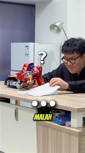 The boss bought a robot toy and instead asked him to do work 🤣 #shortviral