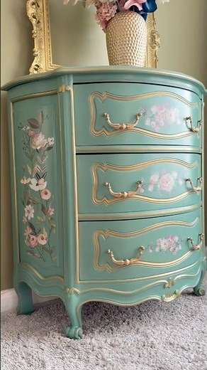 Dark Vintage Dresser Makeover ✨ Furniture Flip