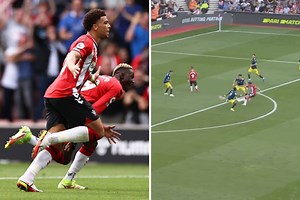 (Video) Che Adams sinks Man United with heavily deflected effort... but was Bruno Fernandes fouled in the build-up?