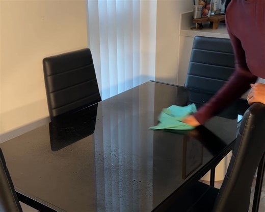 Moving out doesn’t have to mean paying for storage 👀 From sofas to dining tables, selling big furniture on Gumtree is an easy way to lighten the load and make cash before your next adventure. List it before midnight tomorrow, include #GotStuffGetCash in the caption, and you could win big 💚💸 Find out more: https://brnw.ch/21wZvW2 Competition opens 00:00 on 9 January 2026 and closes 23:59 on 31 January 2026. UK 18 . Valid entry requires a live Ad in “For Sale” or “Cars & Vehicles” categories on